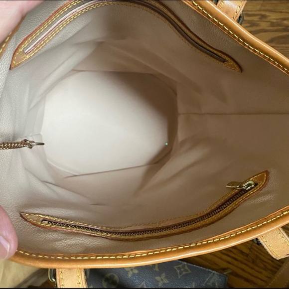 ❌❌SOlD❌❌Louis Vuitton Bucket GM - Picture 2 of 10